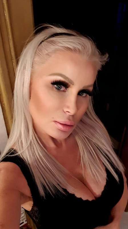 Paris Wilton Tantra Brno_12